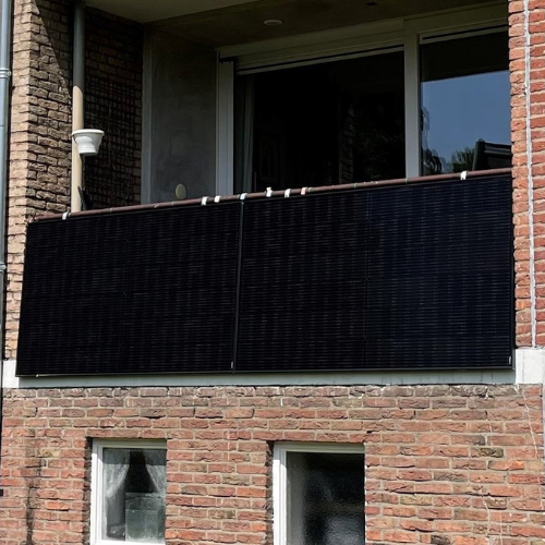 zonnepaneel op balkon